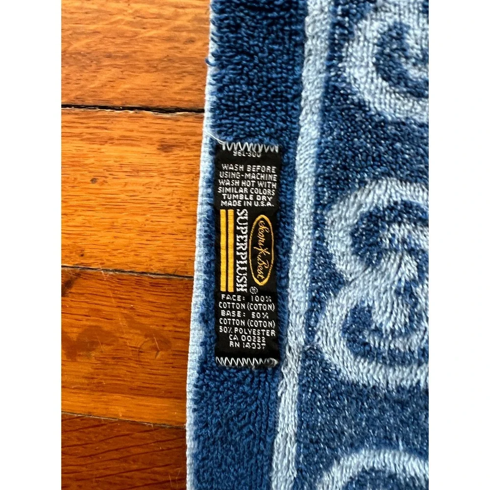 Vintage Sears Superplush Bath Towel Blue Heart Border Jacquard Made in USA 45x24